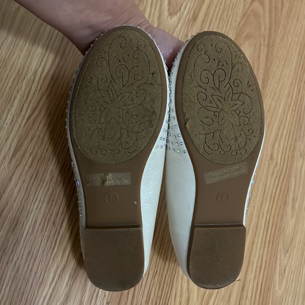 Dream Pairs Jeweled shoes - Picture 5 of 15